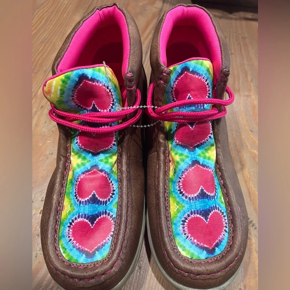 Twister vibrant moccasins